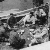 Colazione a bordo del motopeschereccio Silvio Pellico. Anni '60. Collezione privata di Gina Gori