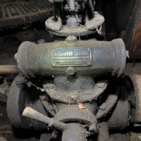 Pompa a stantuffo - Fabbrica meccanica Alessandro Calzoni, Massimo Brunelli - Associazione Amici delle Vie d’Acqua e dei Sotterranei di Bologna / Bologna sotterranea®.