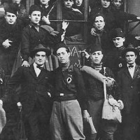 Un gruppo di squadristi in posa.
