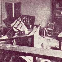 La sede di una cooperativa dopo la devastazione degli squadristi.